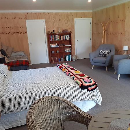 Pin Oaks Hotel Whanganui Bagian luar foto