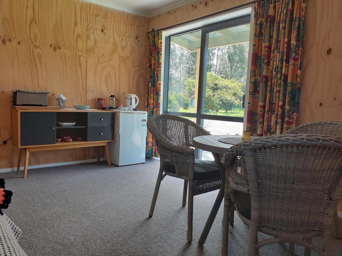 Pin Oaks Hotel Whanganui Bagian luar foto