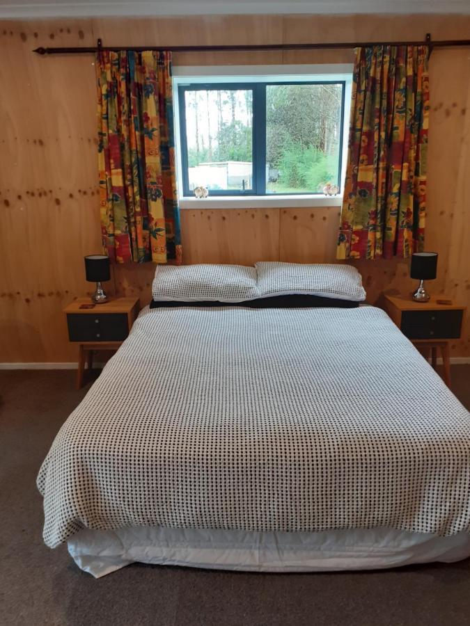 Pin Oaks Hotel Whanganui Bagian luar foto
